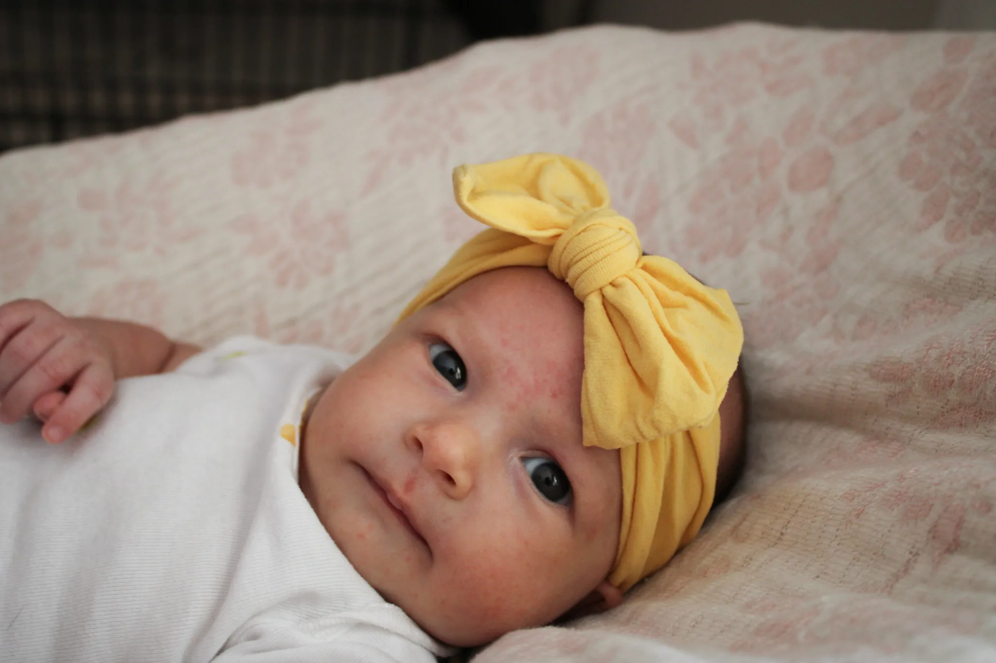 Newborn and infant family milestone photo (04)