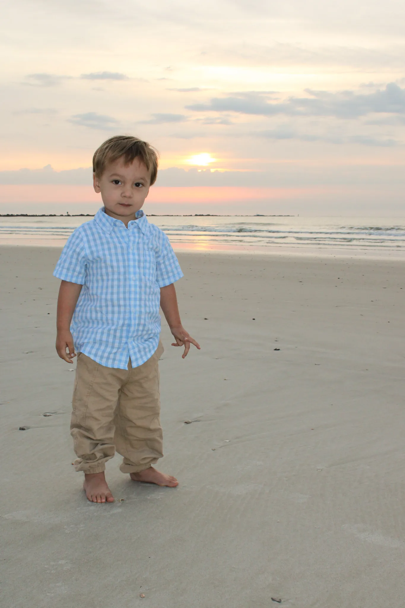 Family beach photo with child at sunset (22)